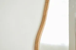 Angela organisk spejl med træramme i eg 100x50 cm