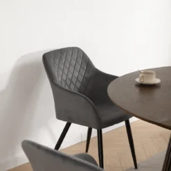 Carlo spisebordsstol - Grå velour med armlæn
