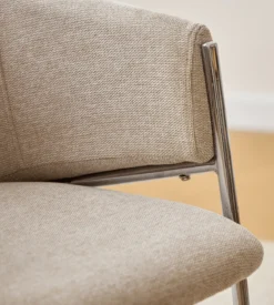 Carolina spisebordsstol i beige tekstil med chrome ben