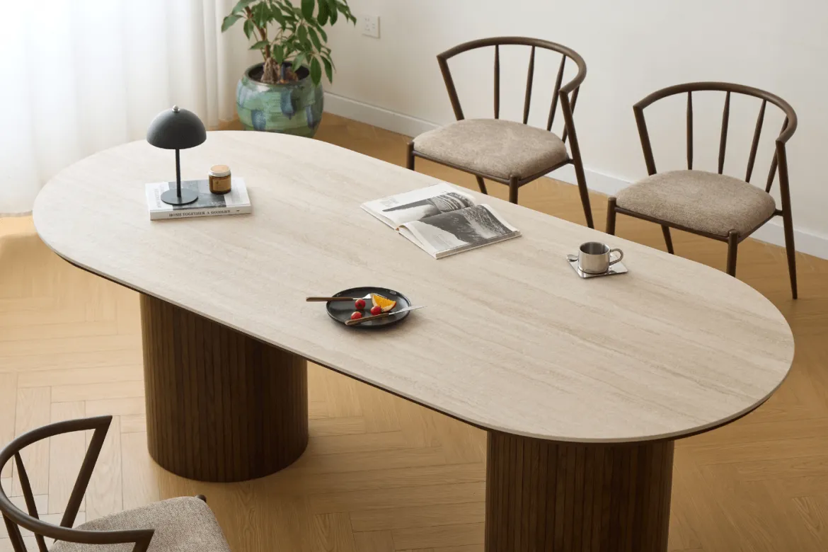 Enzo ovalt spisebord med stenbordplade i beige og lamelfod i røget eg 220x100x76 cm