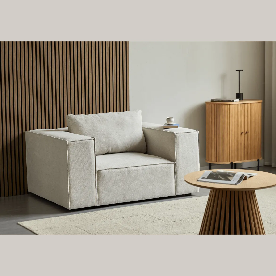 Hailey lænestol i beige L: 136 X D: 100 X H: 64 Cm