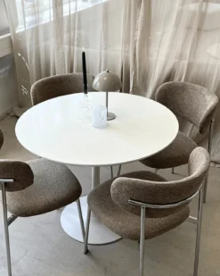 Lucinda spisebodsstol i chrome med sand tekstil
