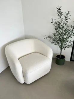 Melisa - lænestol i hvid boucle B: 92 D: 84 H: 66 cm