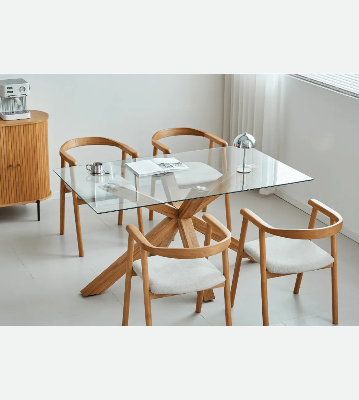 Sidney - Glas spisebord med ben i massiv egetræ 150x90 cm